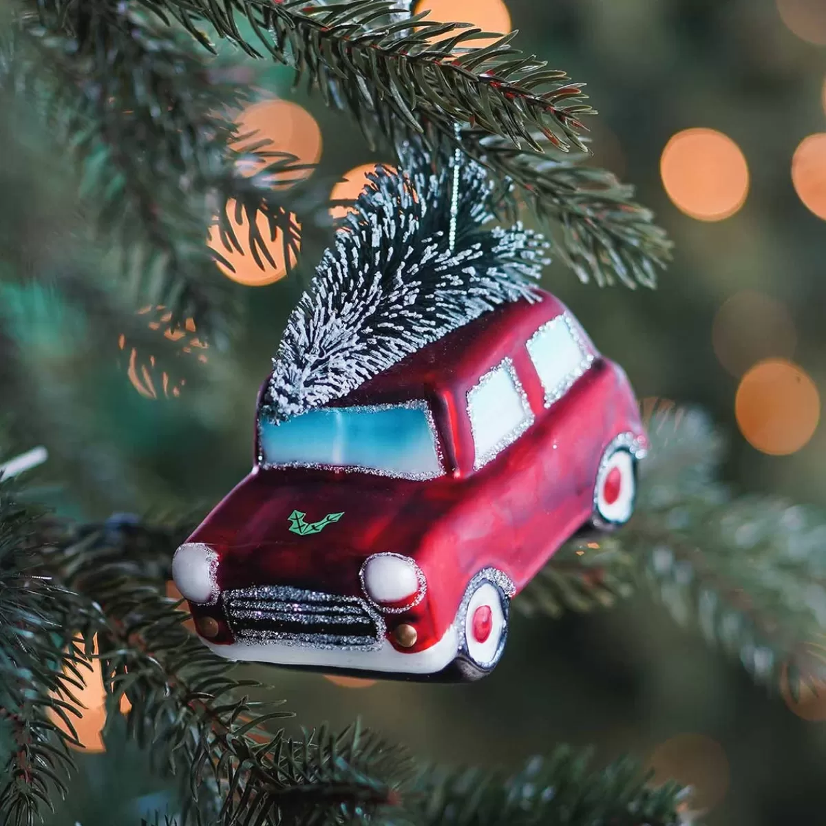 Flash Sale It's all about Christmas Glazen Kersthanger Auto Met Kerstboom | 10 Cm | Rood