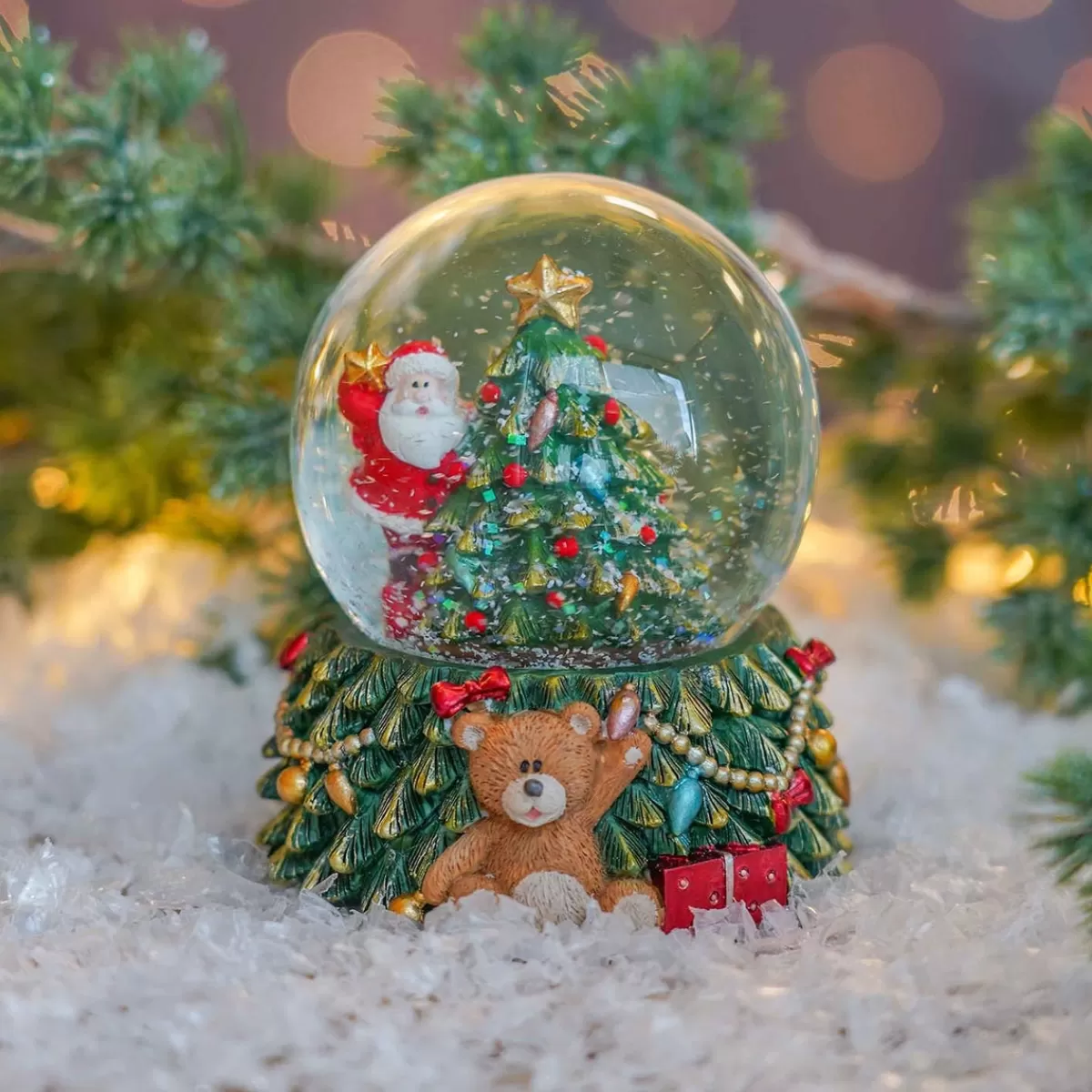 Clearance It's all about Christmas Kerstboom Met Sneeuwbol | ⌀6cm | 9cm Hoog