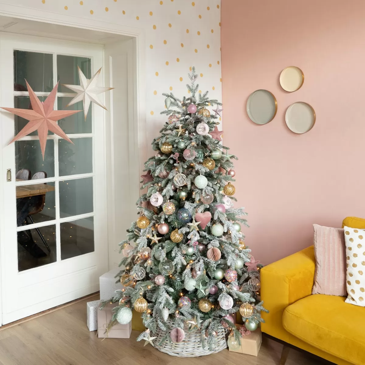 Clearance It's all about Christmas Kunstkerstboom 'Djill Snowy Pine' | 240 Cm | 460 LEDs | Warm Wit