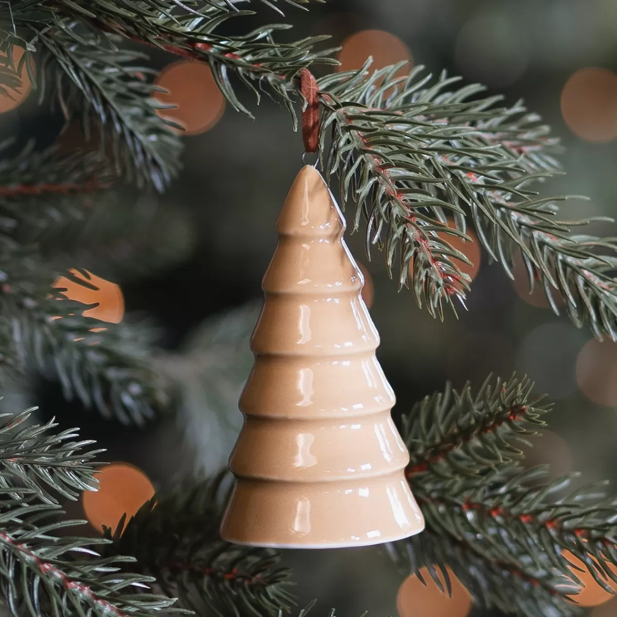 Online It's all about Christmas Zandkleurige Porseleinen Kersthanger Van Boom